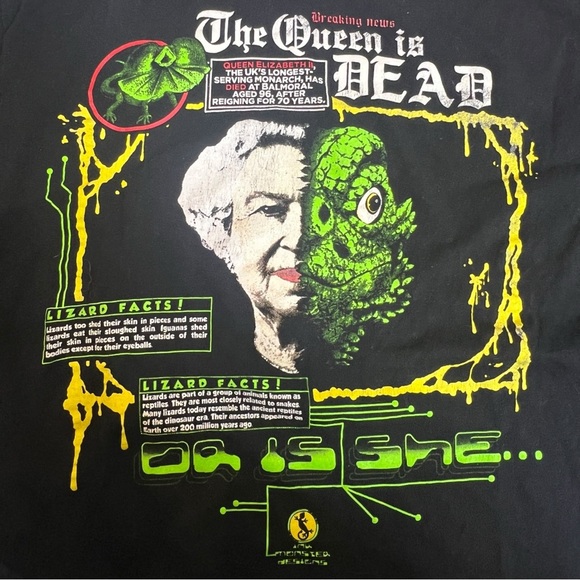 Feels So Good | The Queen Black Graphic Tee Shirt Size Medium - Picture 3 of 7